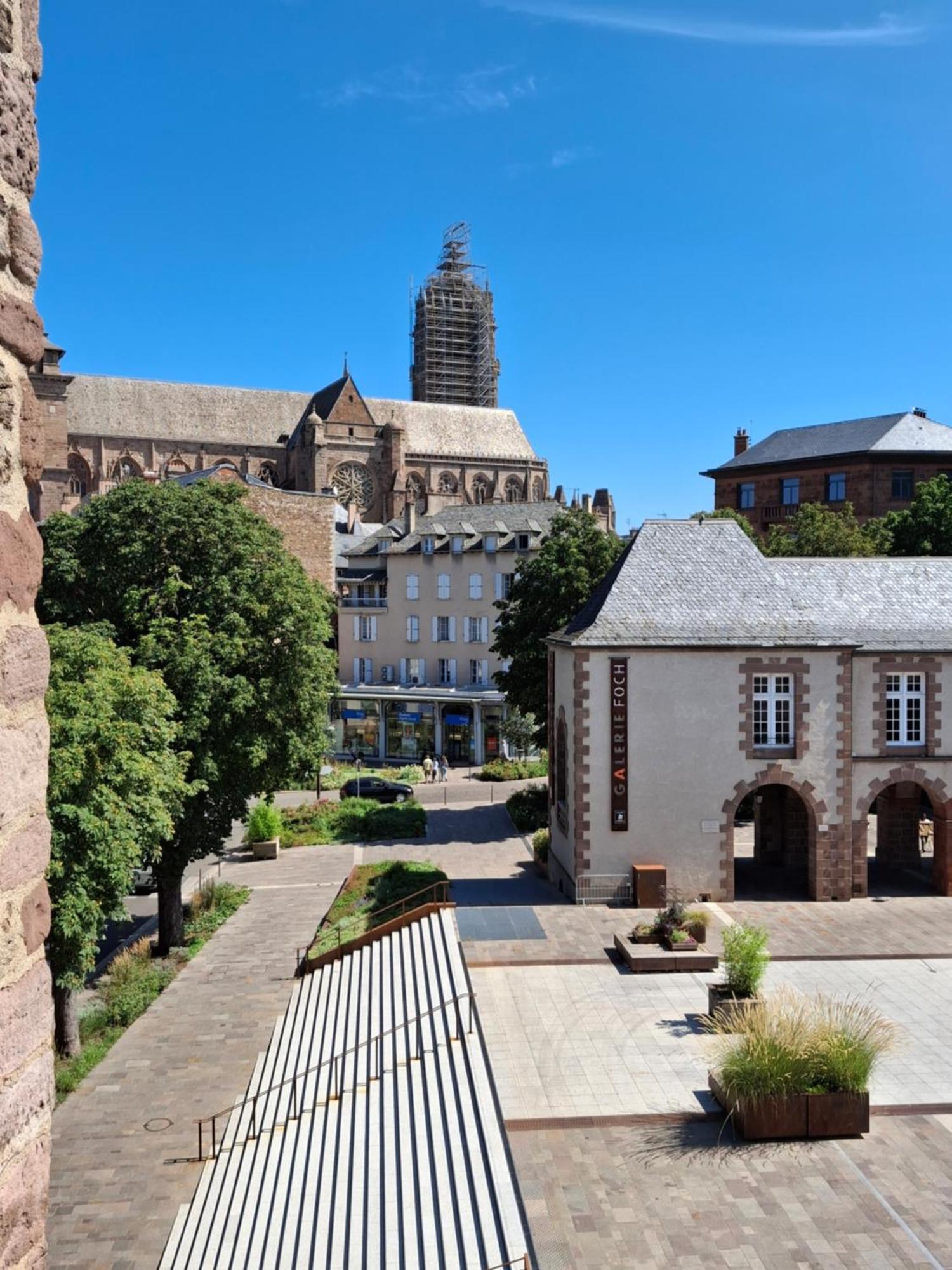 Hotel Tour Maje Rodez Bagian luar foto
