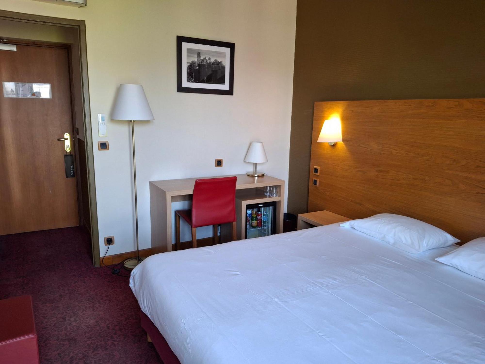 Hotel Tour Maje Rodez Bagian luar foto