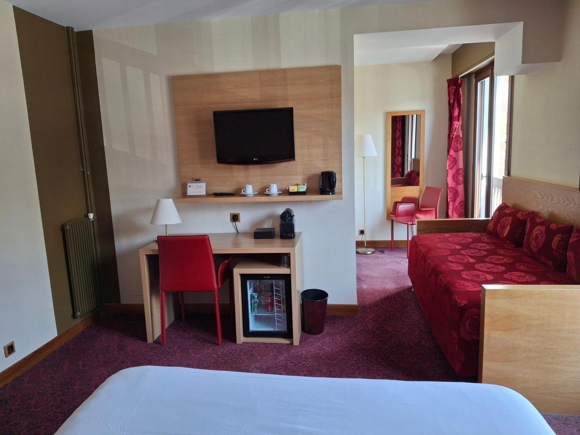 Hotel Tour Maje Rodez Bagian luar foto