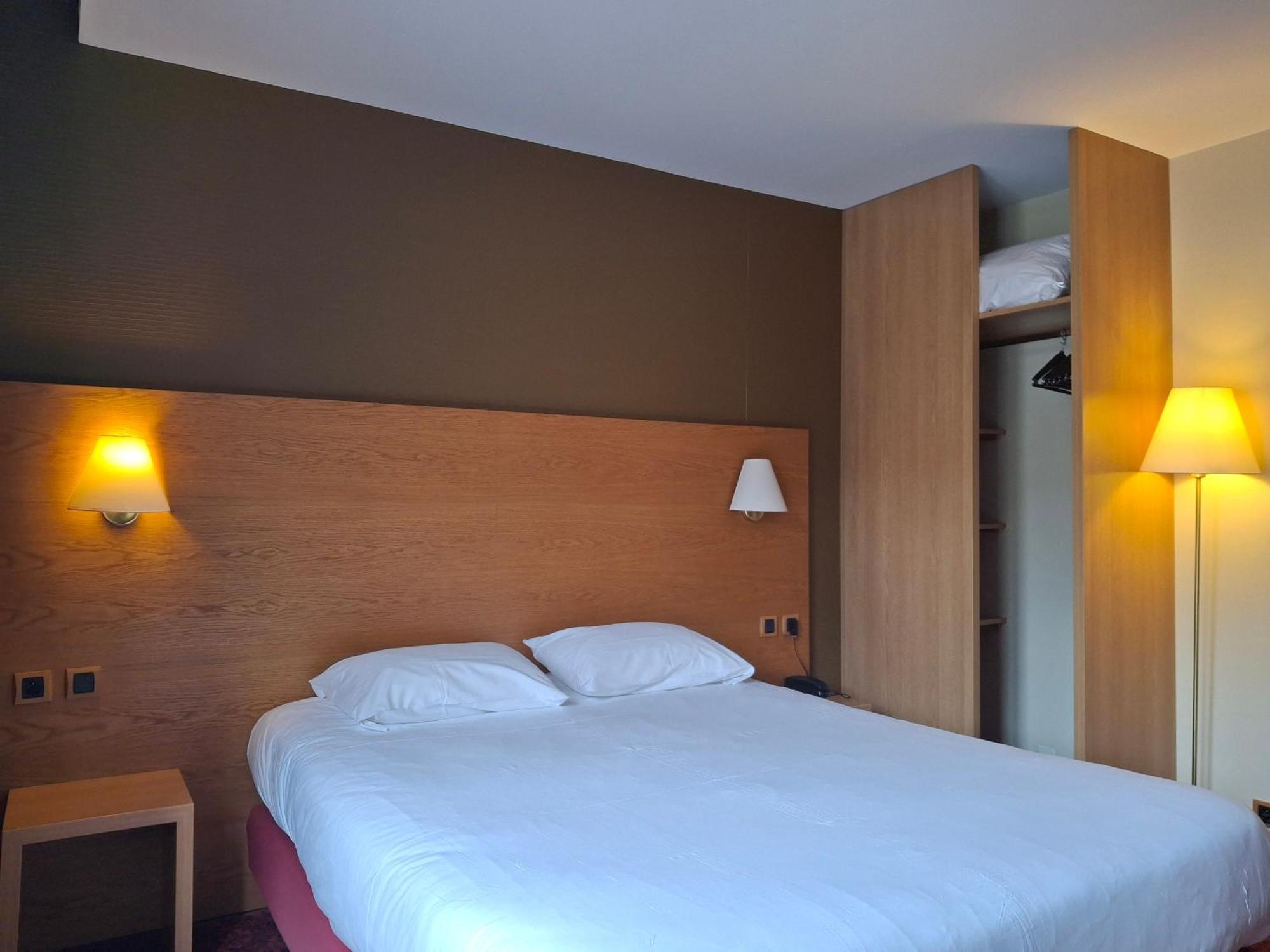 Hotel Tour Maje Rodez Bagian luar foto