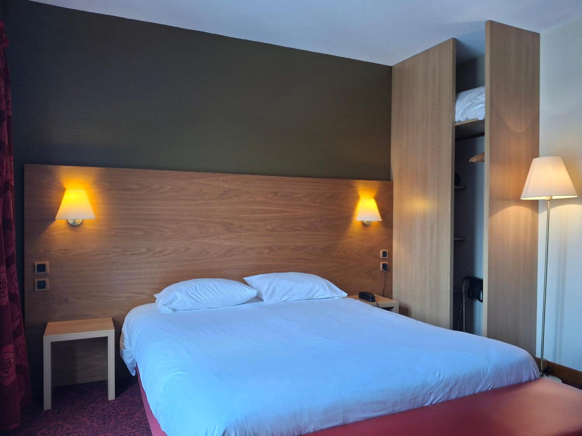 Hotel Tour Maje Rodez Bagian luar foto