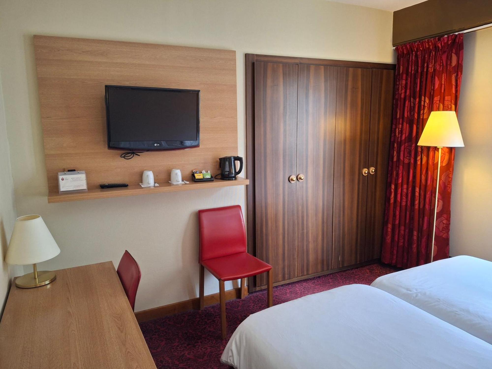 Hotel Tour Maje Rodez Bagian luar foto