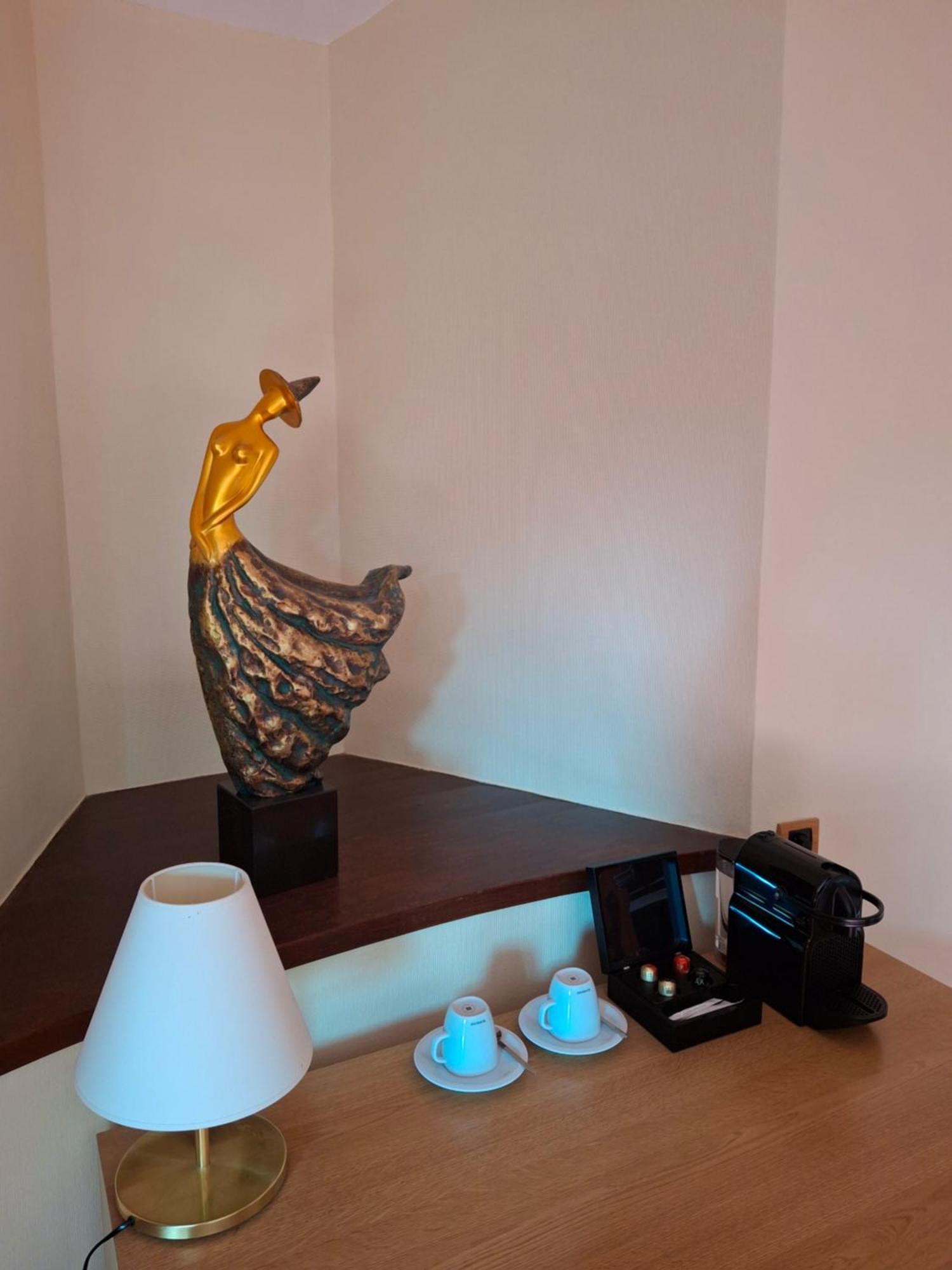 Hotel Tour Maje Rodez Bagian luar foto
