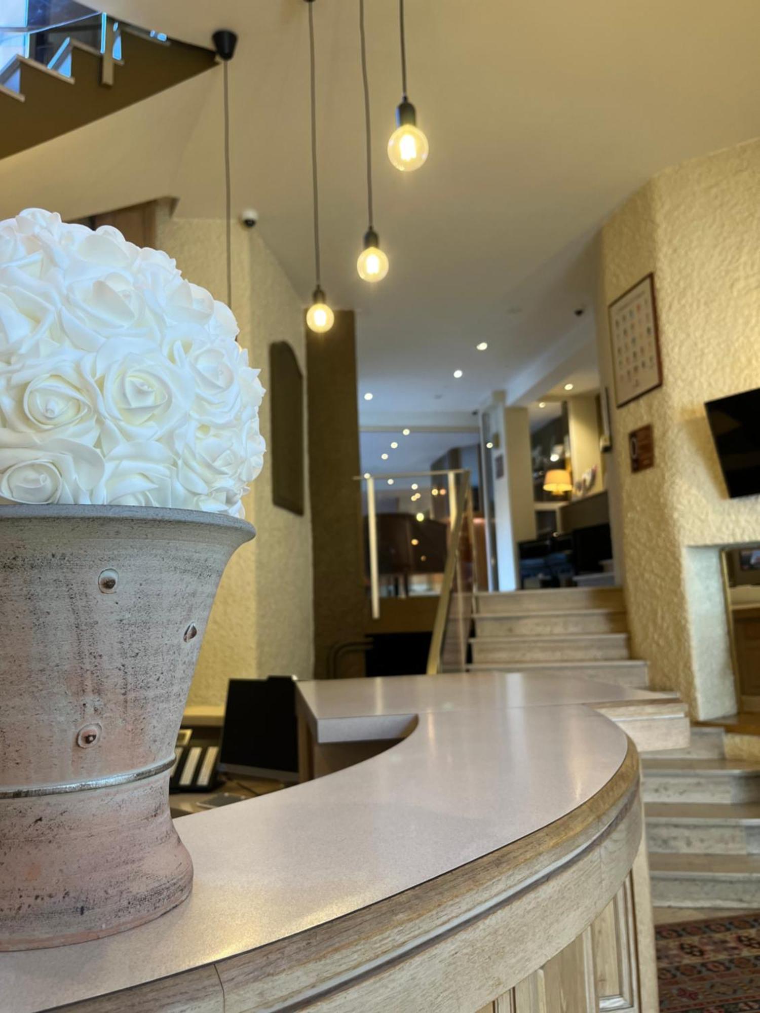 Hotel Tour Maje Rodez Bagian luar foto